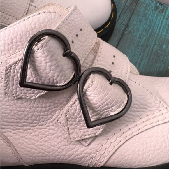 Dr. Martens Devon Heart Buckle White Leather Platform Boots Size 7 - Picture 6 of 7